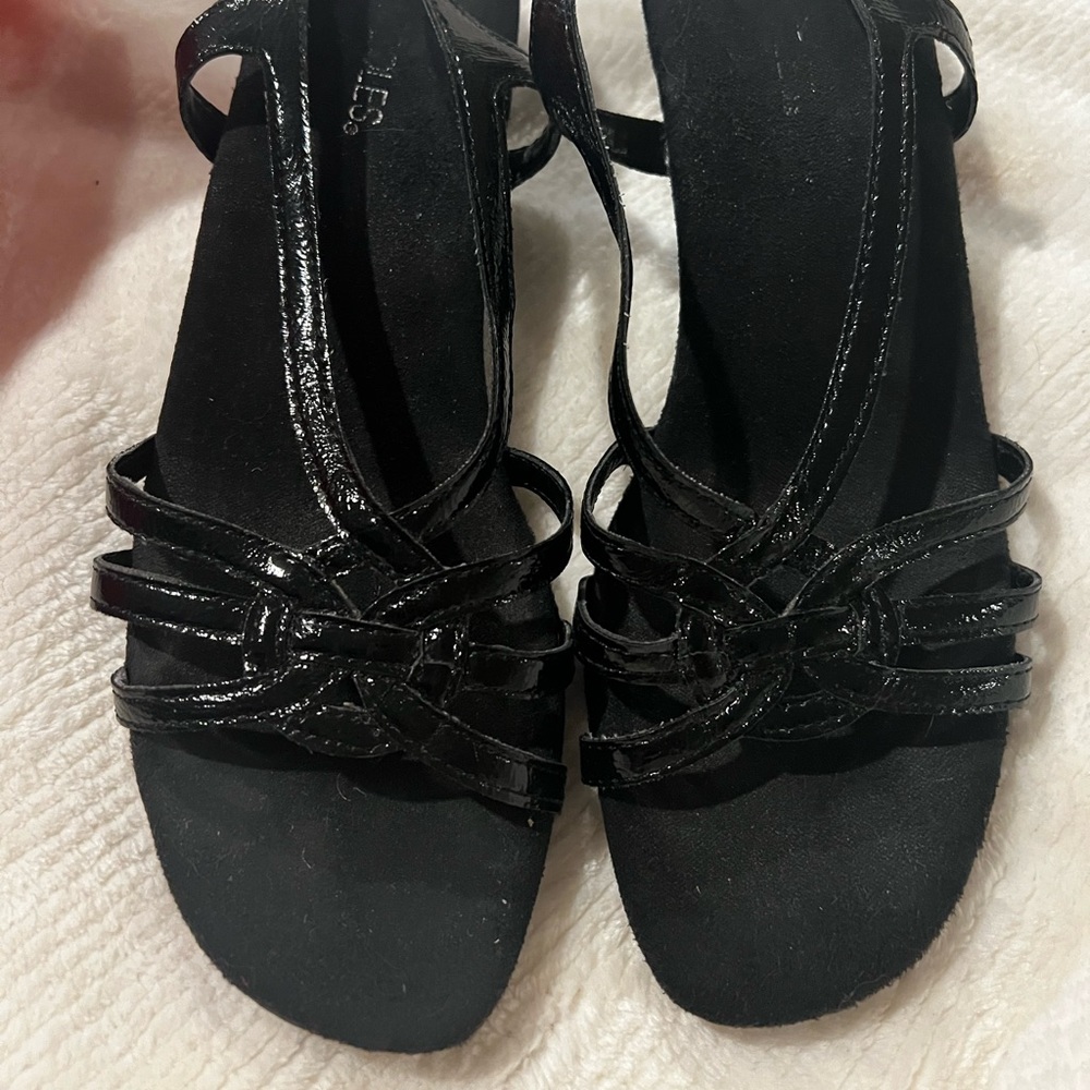 AÉROSOLES Bravado Black Patent Leather Sandals Size 8M